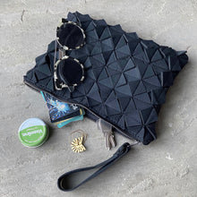 Load image into Gallery viewer, Geometric evening black clutch bag
